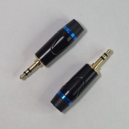 Ficha plug 3.5mm estéreo metálica superior