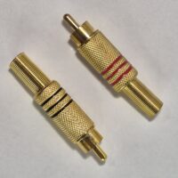 Ficha RCA macho metálica dorada